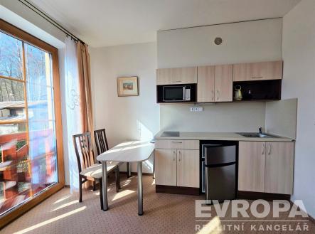 . | Pronájem bytu, 1+kk, 32 m²