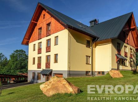 . | Pronájem bytu, 1+kk, 32 m²