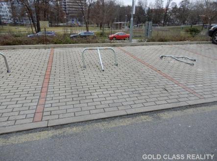 parkovací stání | Pronájem - malý objekt/garáž