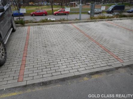 parkovací stání | Pronájem - malý objekt/garáž