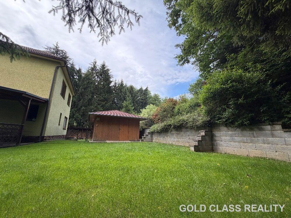Samostatný zděný RD 5+1, 148m2, zahrada 2476m2, Zlín - Lužkovice