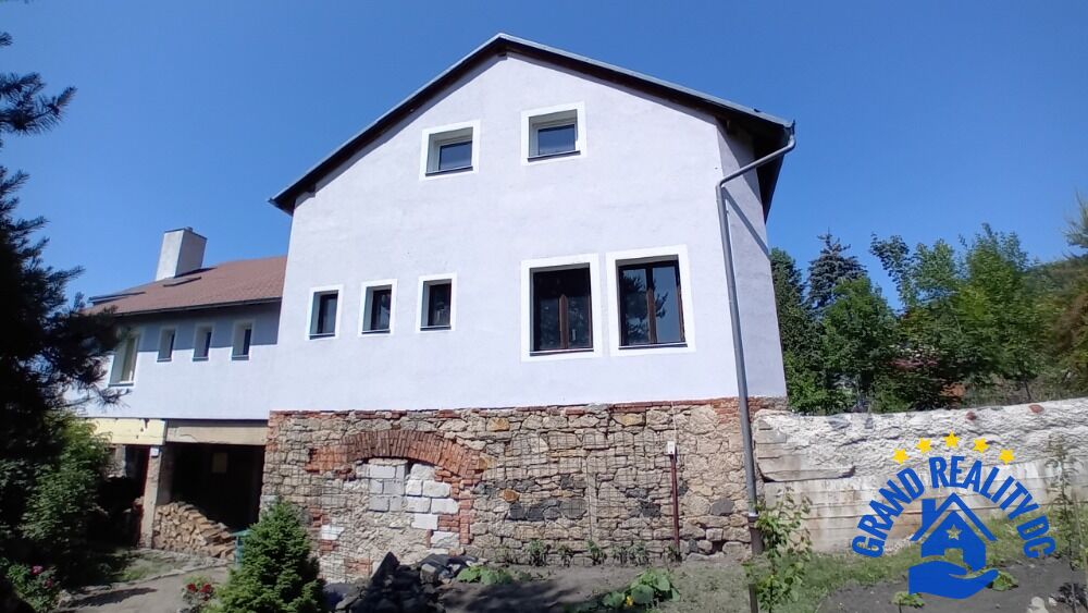 pohled zadní části