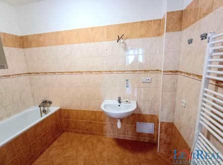 20250530_123900.jpg | Pronájem bytu, 2+1, 80 m²