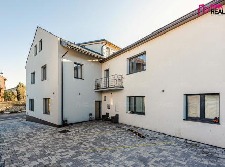 Prodej - dům/vila, 400 m²