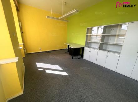 Prodej - komerční objekt, administrativní budova, 301 m²