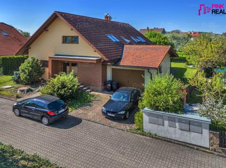 Prodej - dům/vila, 298 m²