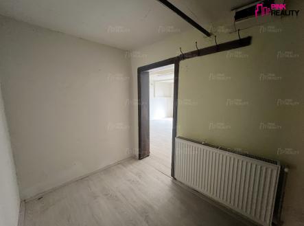 Pronájem - skladovací prostor, 56 m²