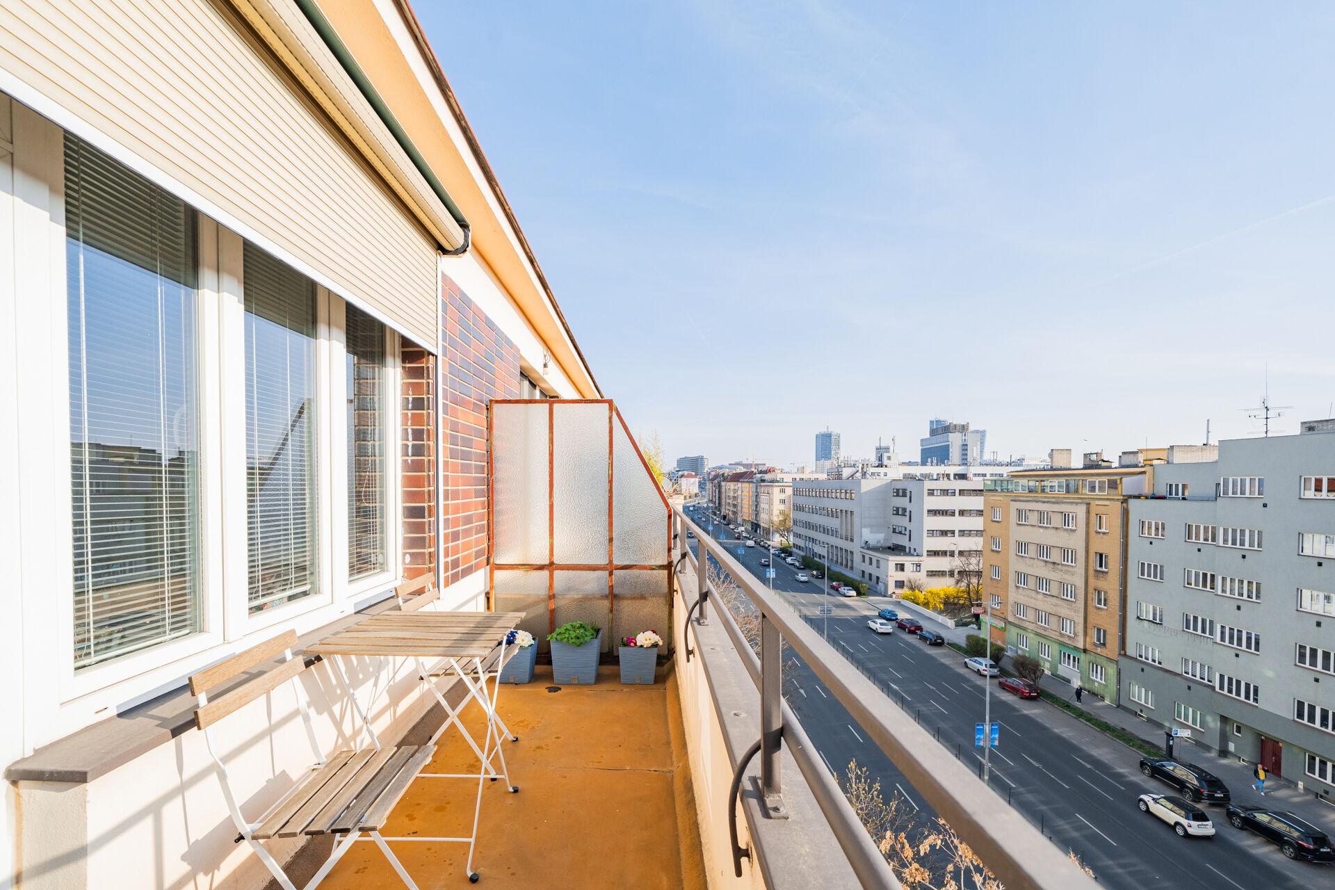 Prodej světlého bytu 1 + KK / T, 44 m2