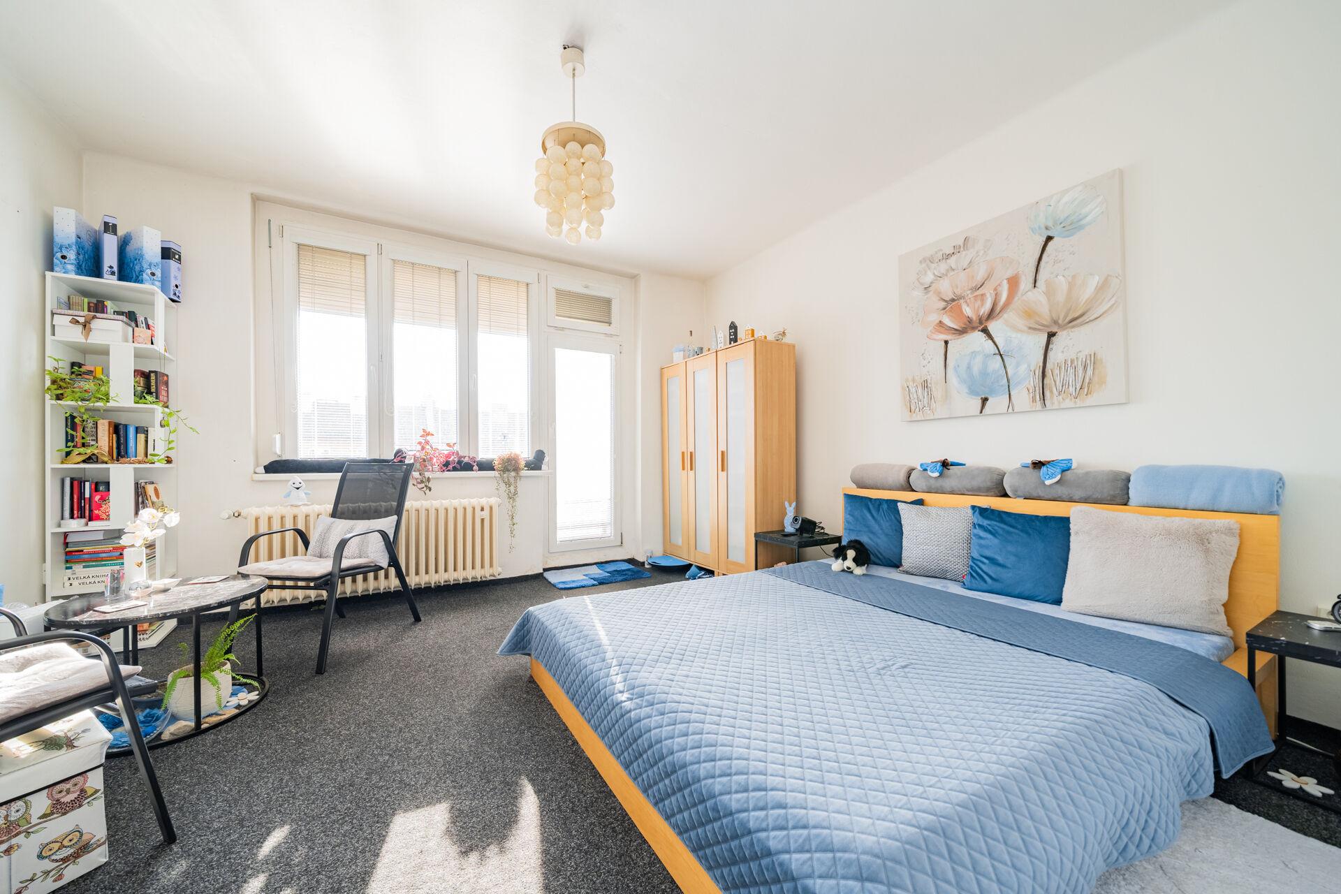 Prodej světlého bytu 1 + KK / T, 44 m2