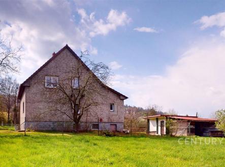 Rodinný dům na venkově s rozsáhlou zahradou, zděná fasáda, klidná lokalita, prostorný pozemek ideální pro relaxaci nebo zahradničení. | Prodej - dům/vila, 120 m²