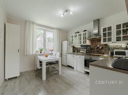 . | Prodej - dům/vila, 180 m²