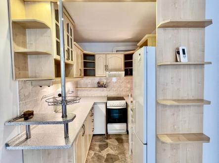 51fc0492-caf8-4529-b733-e9fbda41ab1b | Pronájem bytu, 2+kk, 54 m²
