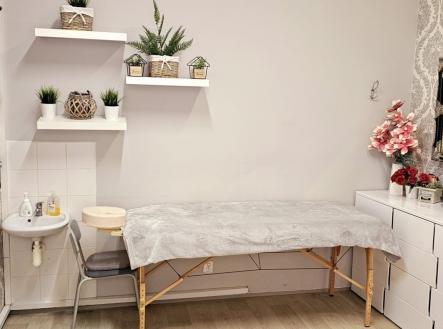 30919b3b-205e-402f-a66e-f8a7ba153855 | Pronájem - obchodní prostor, 20 m²