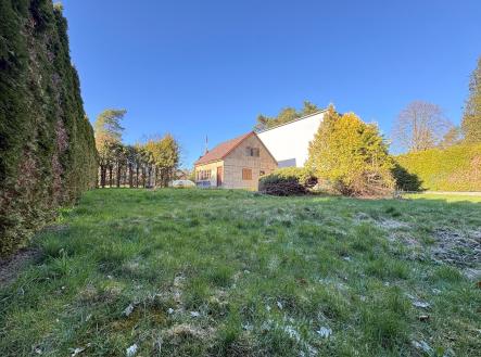 b | Prodej - pozemek pro bydlení, 875 m²