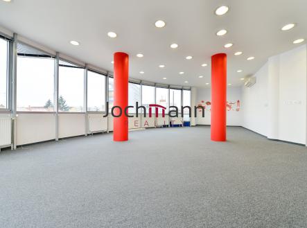 Pronájem - kanceláře, 378 m²