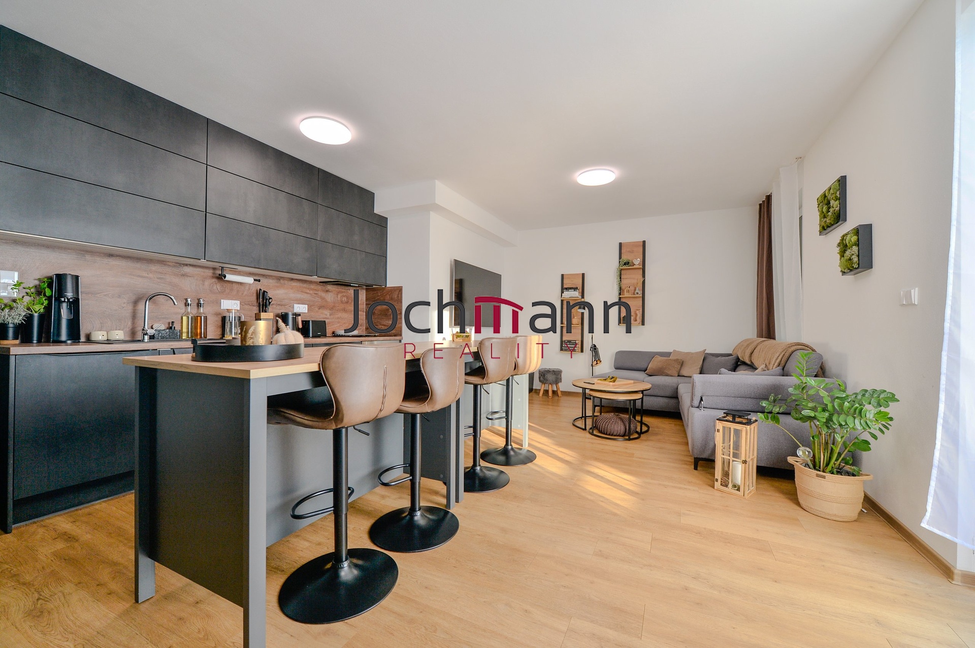 D2922238-5503-468A-A96B-484746E69CE2