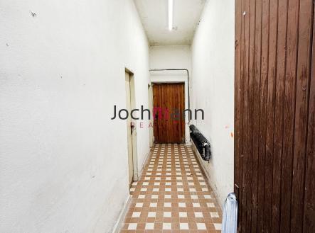 chodba | Prodej - malý objekt/garáž