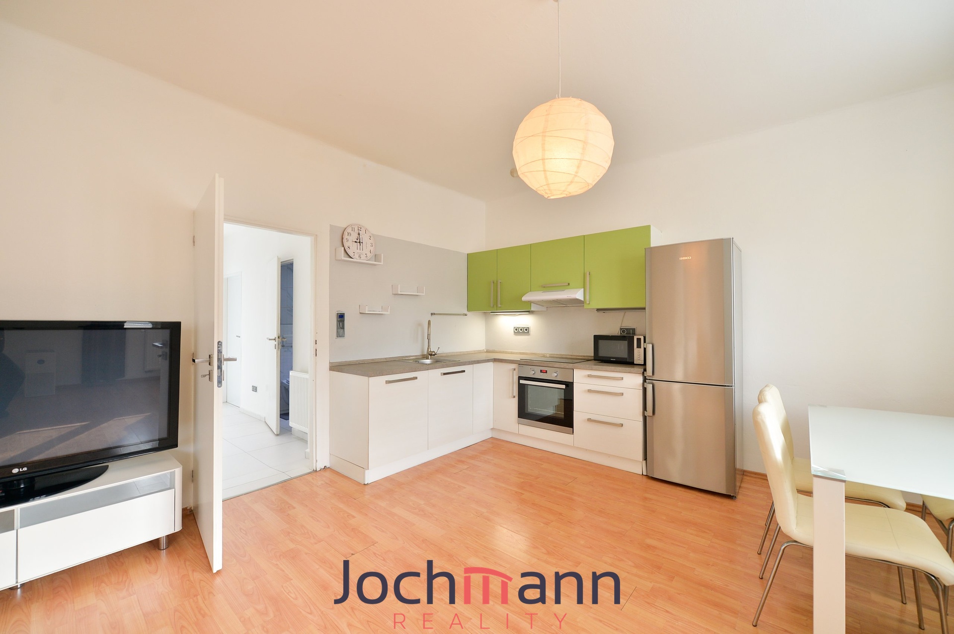 1F5B88B2-5E26-4D1E-8B65-3FF89F9501BD