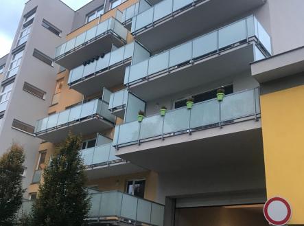 D21ED2D7-BC11-41B8-9FF2-9AE82A27CFD5 | Pronájem - malý objekt/garáž