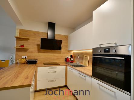 321B199A-EF5D-4B23-AC16-6402F297B9DD | Pronájem bytu, 3+kk, 94 m²