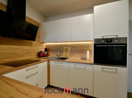 B8A639DB-F6DC-483D-9D11-5CC28C59719D | Pronájem bytu, 3+kk, 94 m²