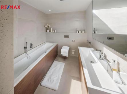 Koupelna | Prodej bytu, 2+1, 160 m²