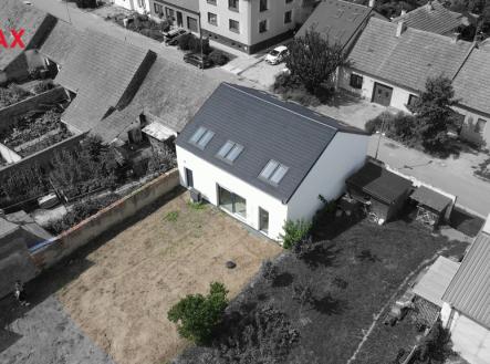 Pohled ze zahrady | Prodej - dům/vila, 182 m²