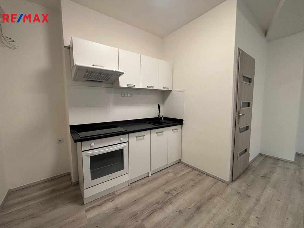 Pronájem bytu 2+kk, 42 m2, Brno