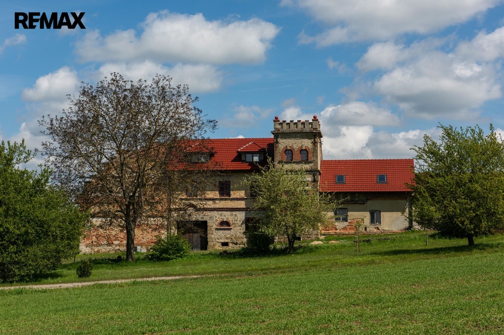 Zemědělská usedlost Lísky, objekt bývalého zámeckého dvora
