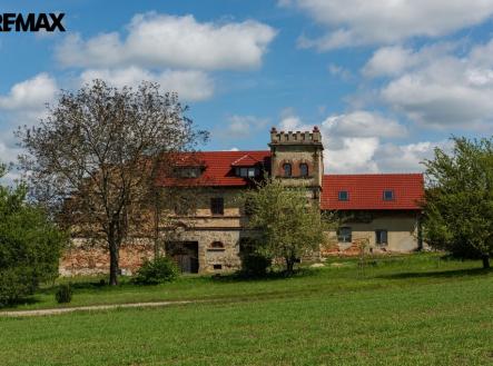 Zemědělská usedlost Lísky, objekt bývalého zámeckého dvora | Prodej - zemědělský objekt, 11 288 m²