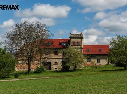 Zemědělská usedlost Lísky, objekt bývalého zámeckého dvora | Prodej - zemědělský objekt, 11 288 m²