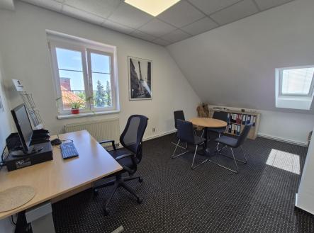 20250621_123407.jpg | Pronájem - kanceláře, 60 m²