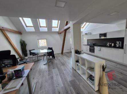 20251105_114707.jpg | Pronájem bytu, atypický, 141 m²