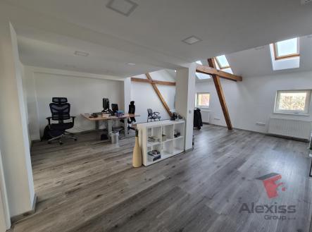 20251105_114652.jpg | Pronájem bytu, atypický, 141 m²