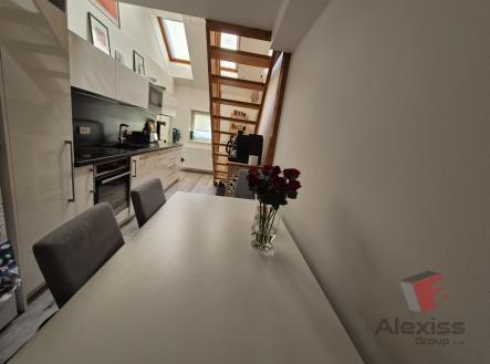 kuchyň s jídelnou.jpg | Pronájem bytu, atypický, 85 m²