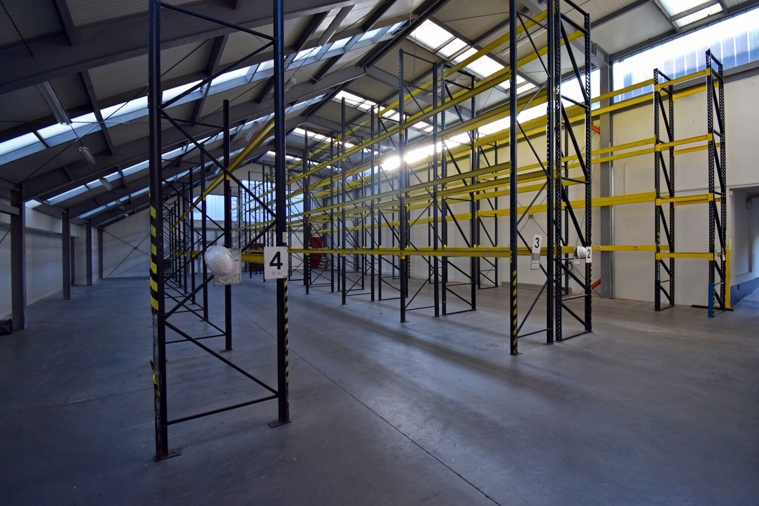 Skladové a kancelářské prostory 976 m2, Praha 4 Libuš