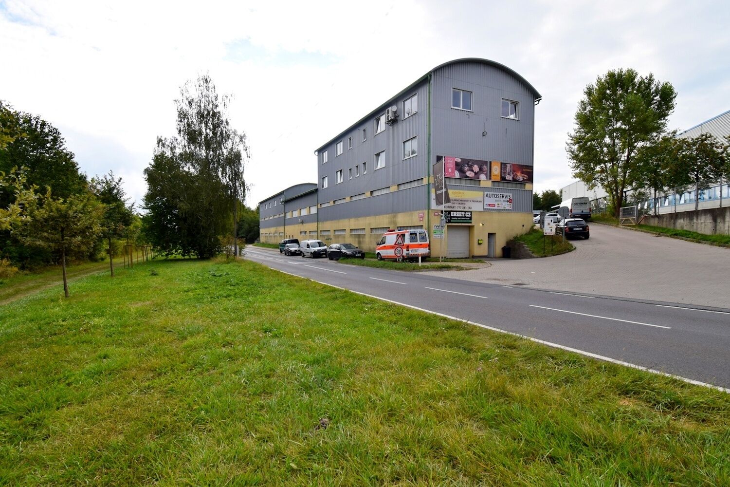 Nebytové prostory s příslušenstvím, 100 m2, Praha 9 - Letňany