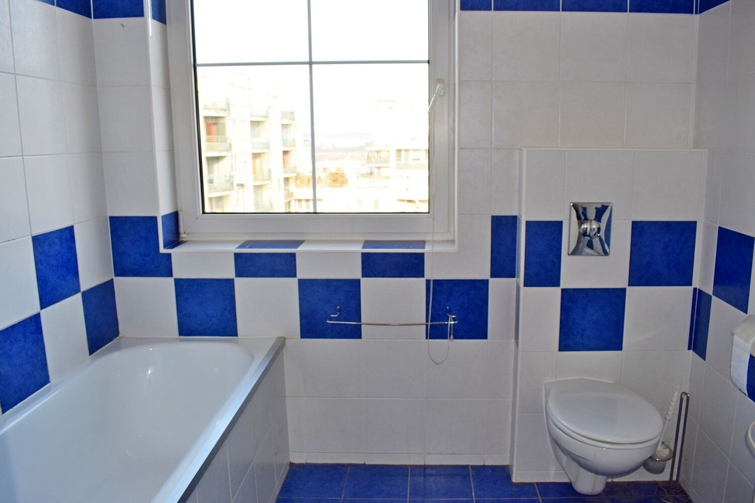 Nezařízený 3+kk s velkou terasou a gar. st. 111 m2 na Barrandově