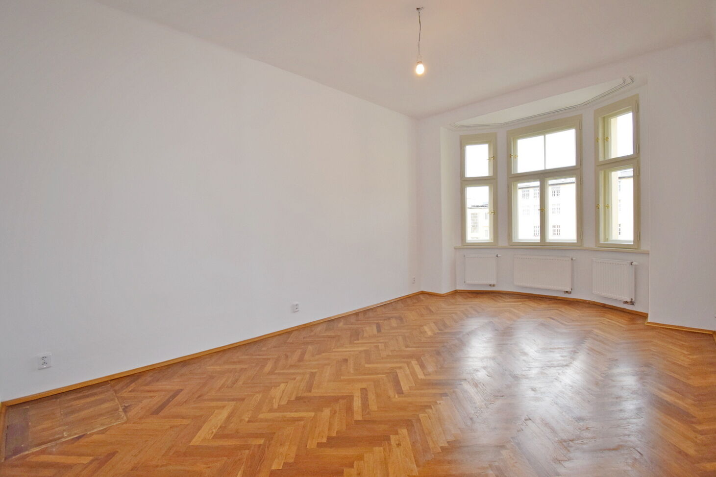 Prostorný 3+kk/2B, 86 m2 u metra Flora, Praha 3 Vinohrady