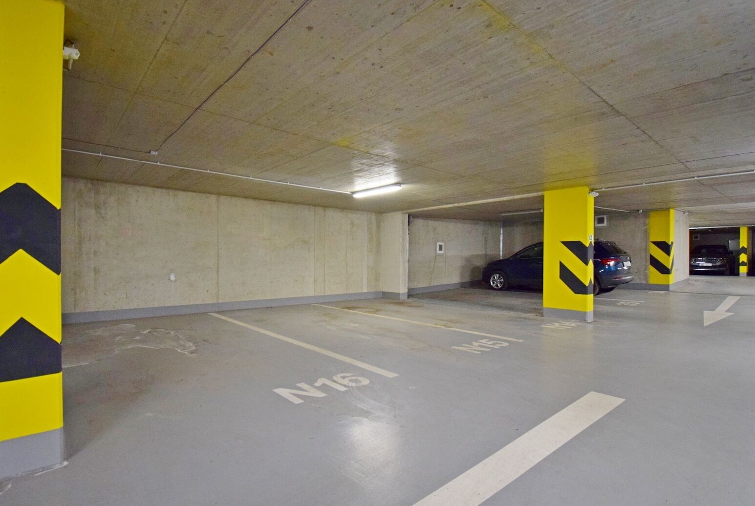 Garážové stání u Malešického parku na Praze 10