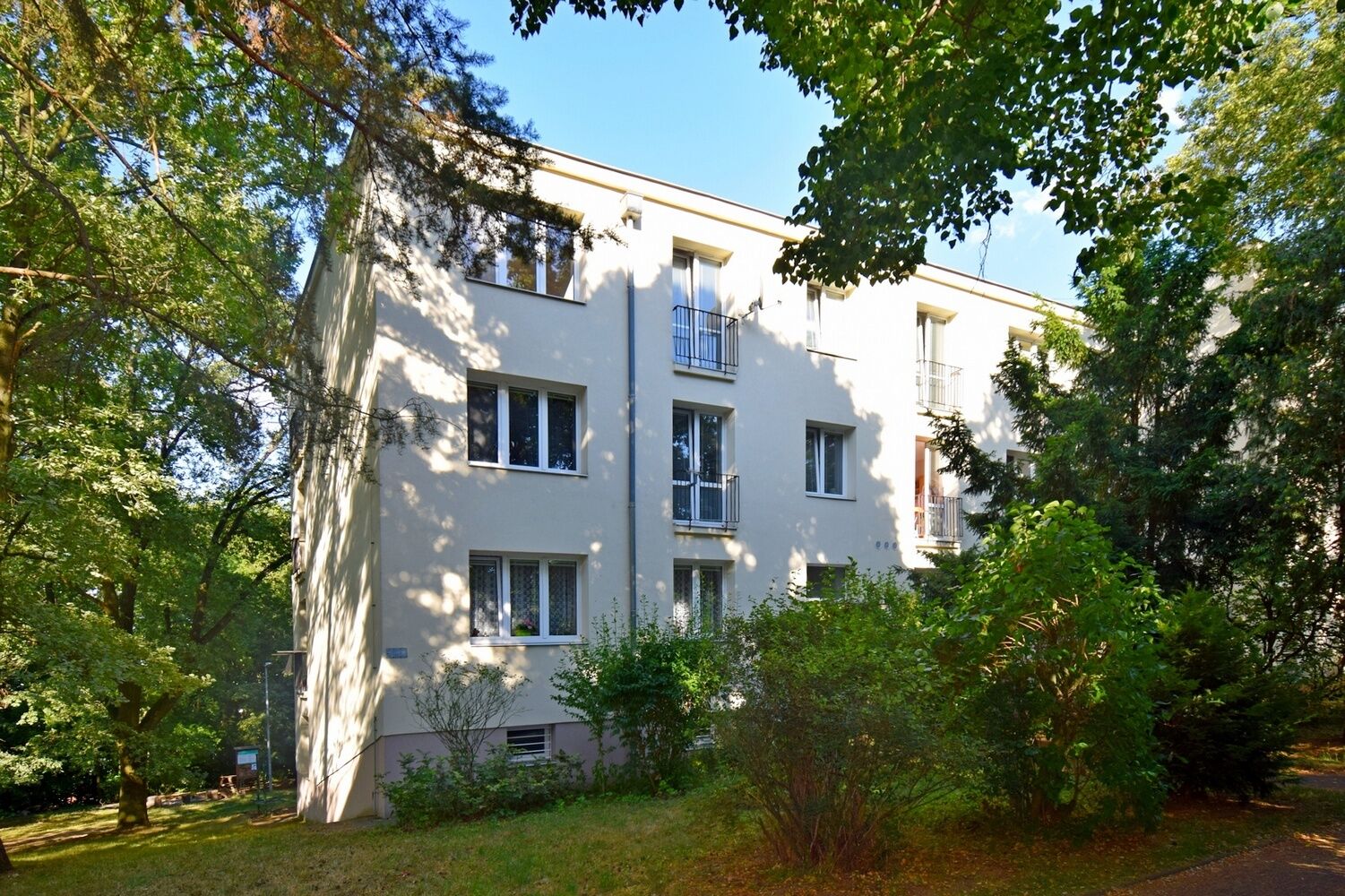 Zařízený 1+kk u metra Petřiny, Praha 6 Veleslavín