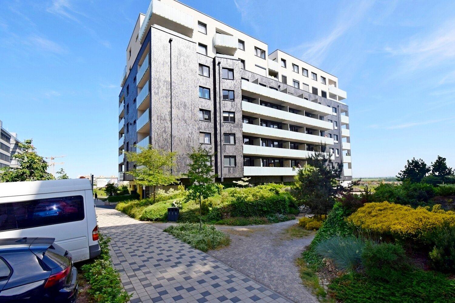 Krásný 2+kk s balkonem 58 m2 u metra Stodůlky, Praha 5