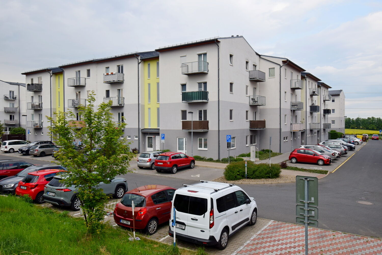 Nízkoenergetický byt 2+kk s balkonem a parkovacím stáním Kladno - Kročehlavy