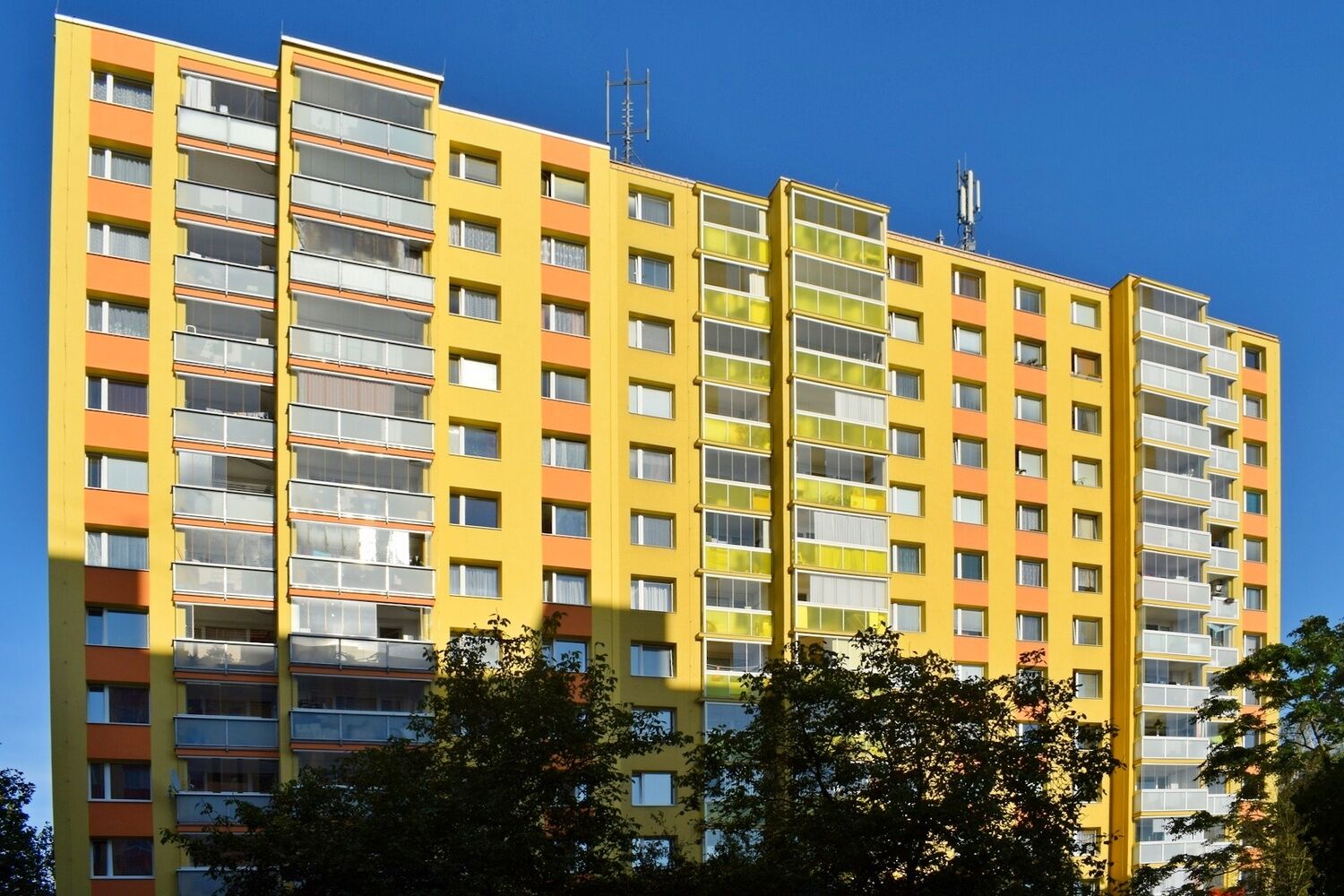 Prostorný 3+1 s velkou lodžií 82 m2 u Kamýckého lesa, Praha 4