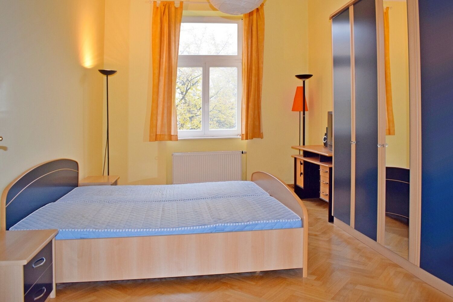 Zařízený 2+1 s balkonem 77 m2 přímo u Riegrových sadů, Praha 2 Vinohrady