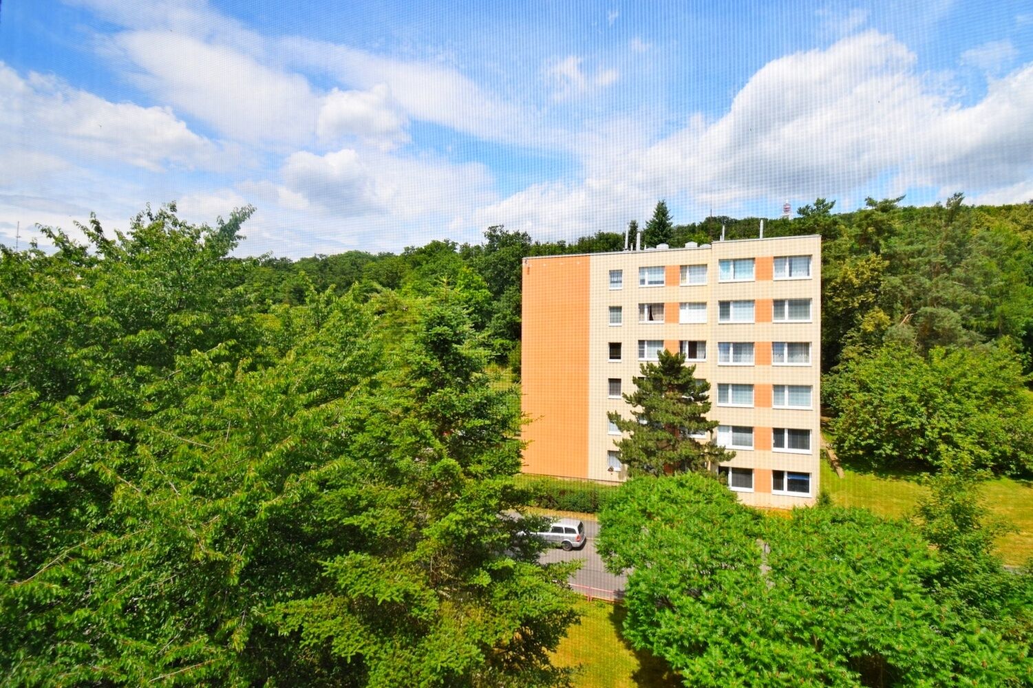 Prostorný 2+kk 48 m2 u Ďáblického háje, Praha 8 Kobylisy