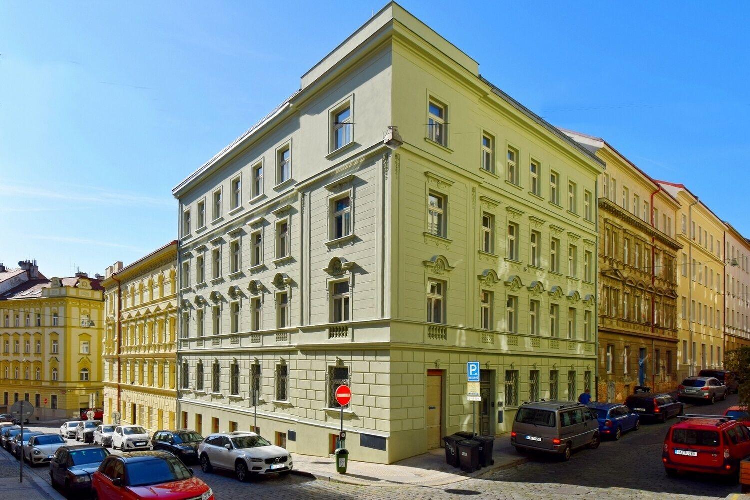 Velmi hezký 1+1 35 m2 nedaleko nám. Míru, P-10 Vršovice