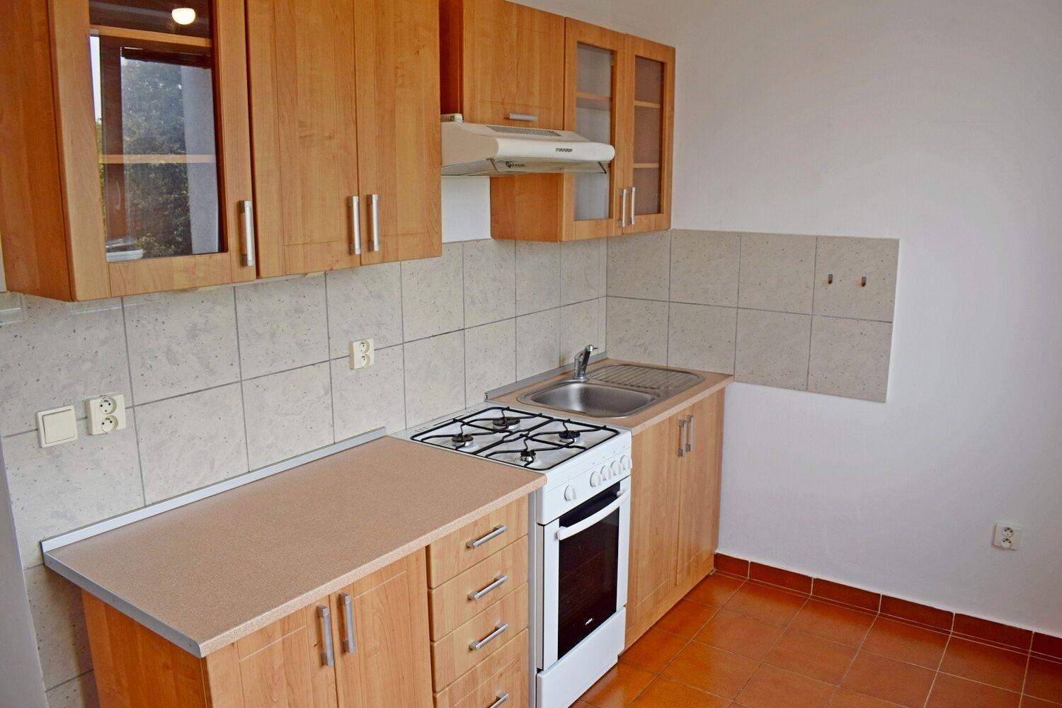 Nezařízený 2+1, 55 m2 u metra Petřiny, Praha 6