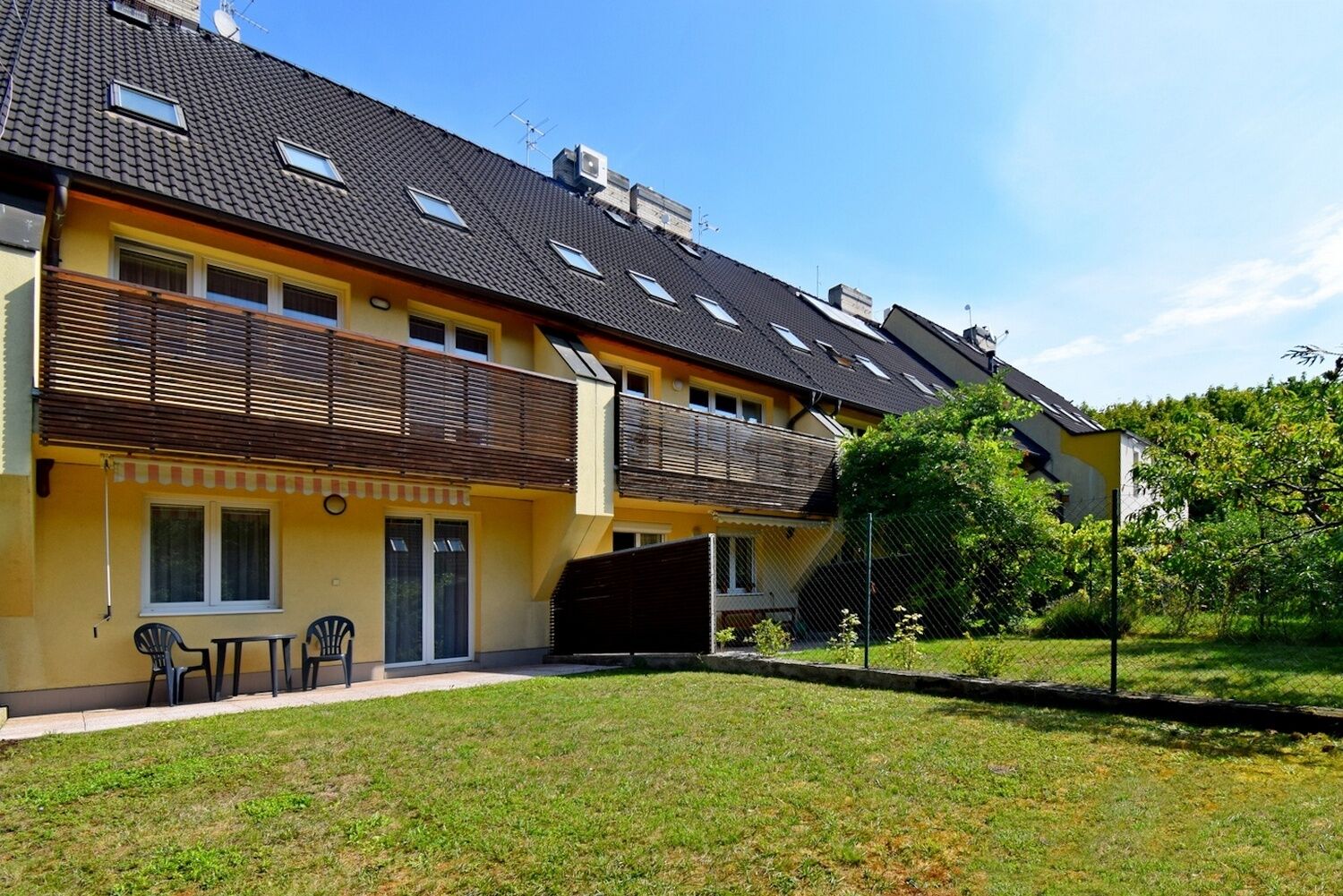 Velkorysý ŘRD 5+1 se zahradou a garáží, 220 m2, Praha 6 - Řepy