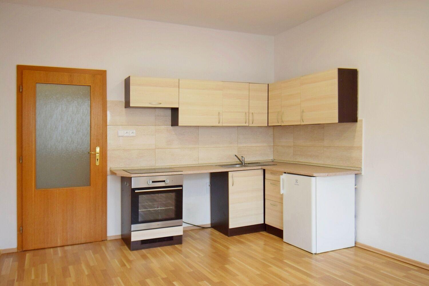 Prostorný 3+kk 74 m2 u metra Vyšehrad, Praha 4